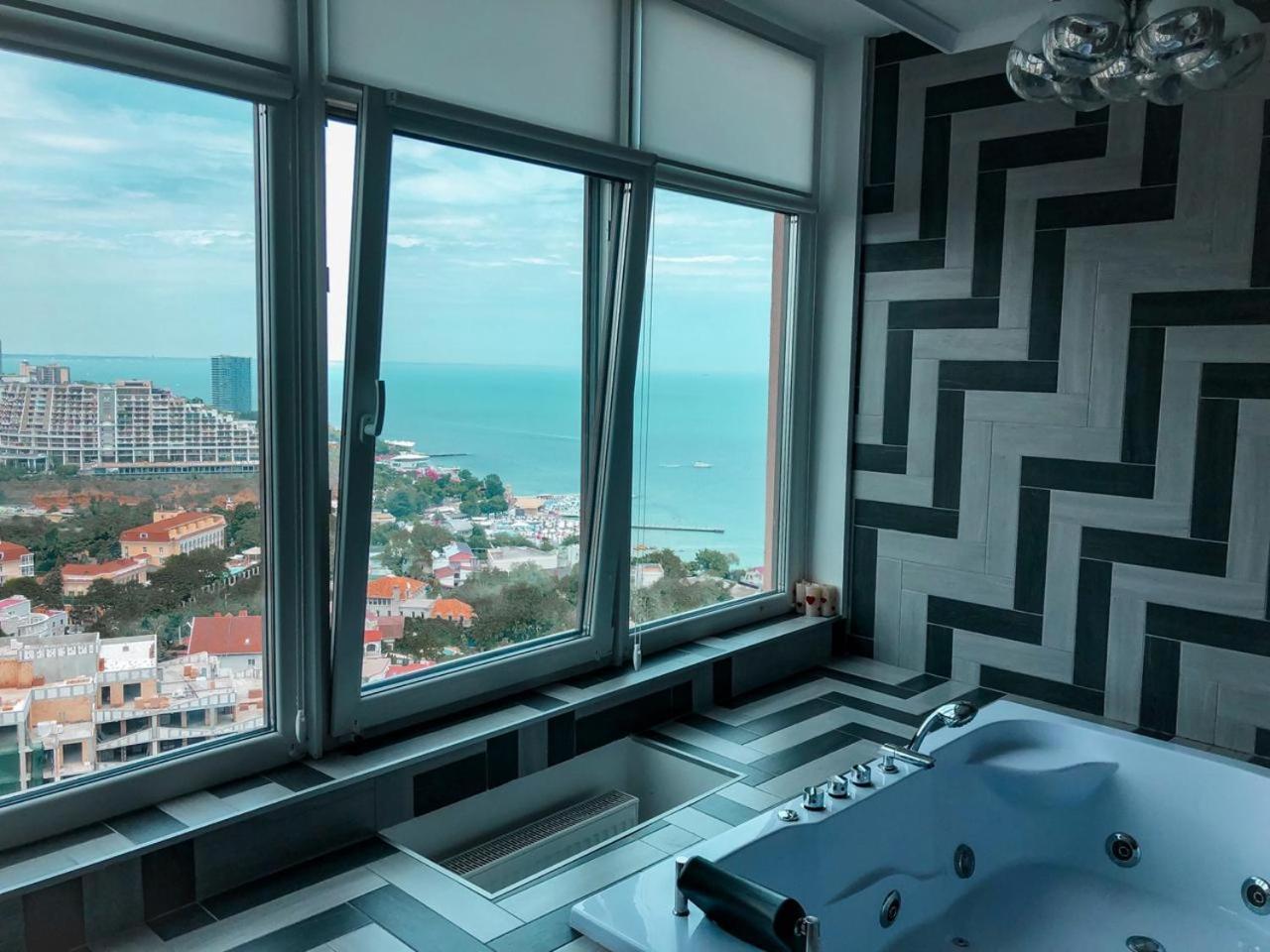M&P Vip Appartments In Arkadia أوديسا الغرفة الصورة
