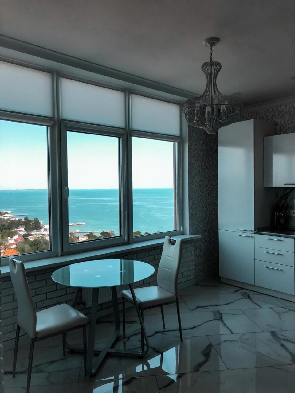 M&P Vip Appartments In Arkadia أوديسا الغرفة الصورة