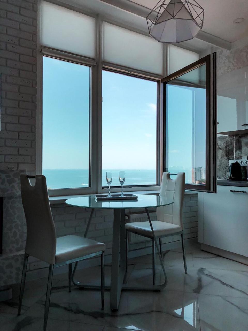 M&P Vip Appartments In Arkadia أوديسا الغرفة الصورة